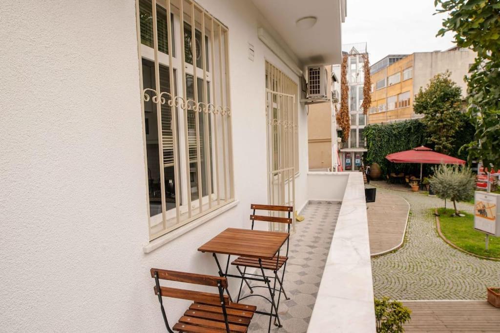 Waterfront Apartment By The Tram - Terrace With Dome & Golden Horn View In Fatih Istanbul Eksteriør bilde