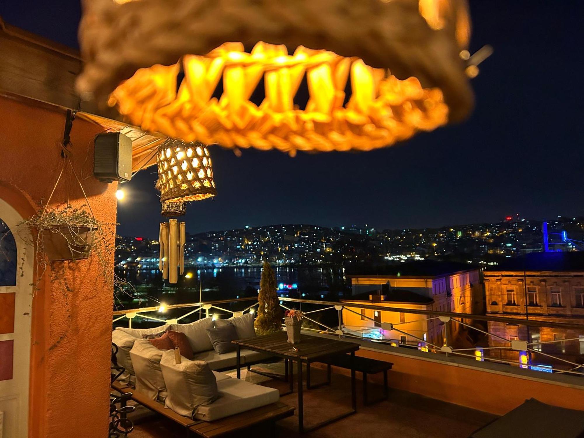 Waterfront Apartment By The Tram - Terrace With Dome & Golden Horn View In Fatih Istanbul Eksteriør bilde