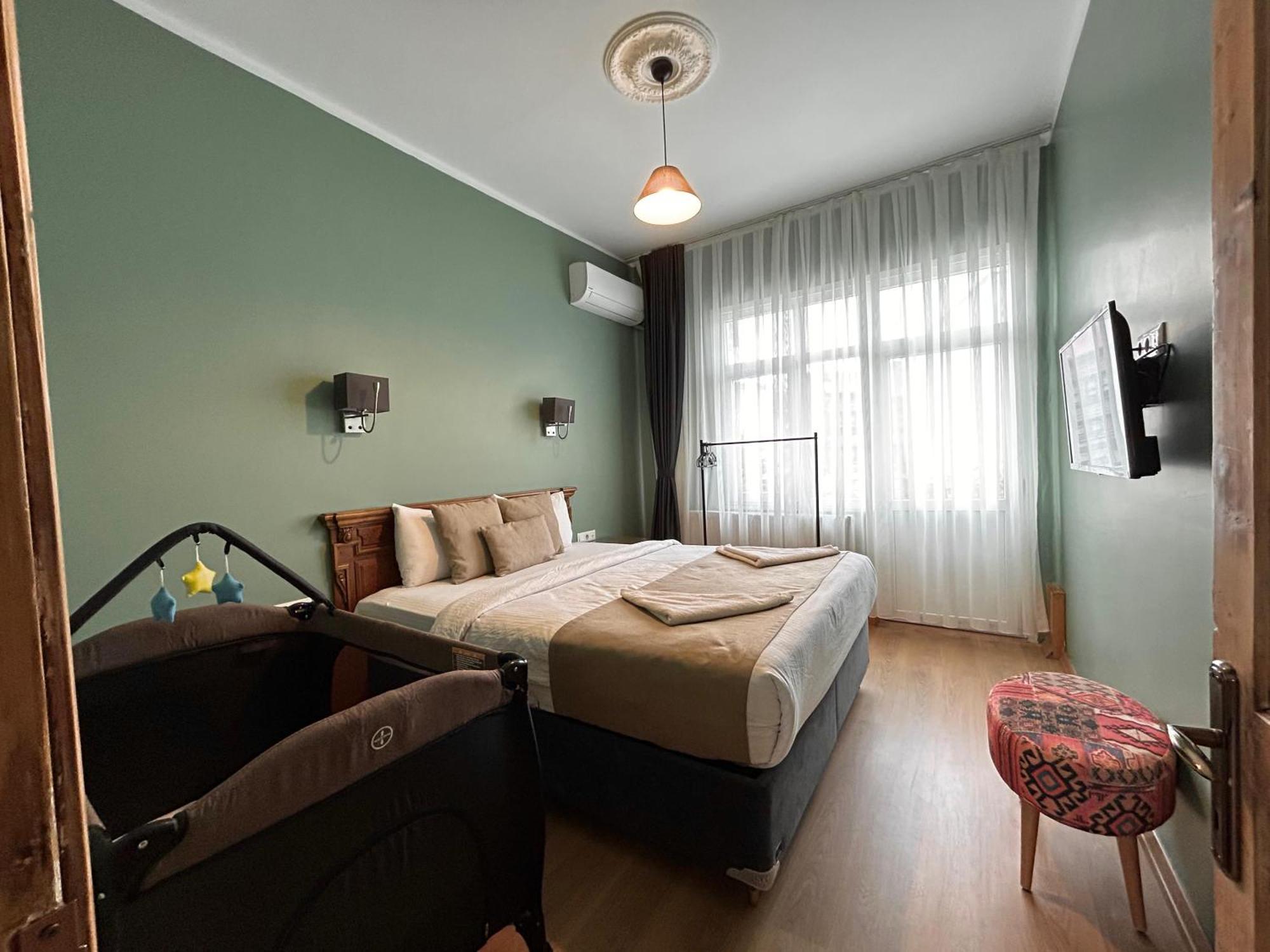 Waterfront Apartment By The Tram - Terrace With Dome & Golden Horn View In Fatih Istanbul Eksteriør bilde