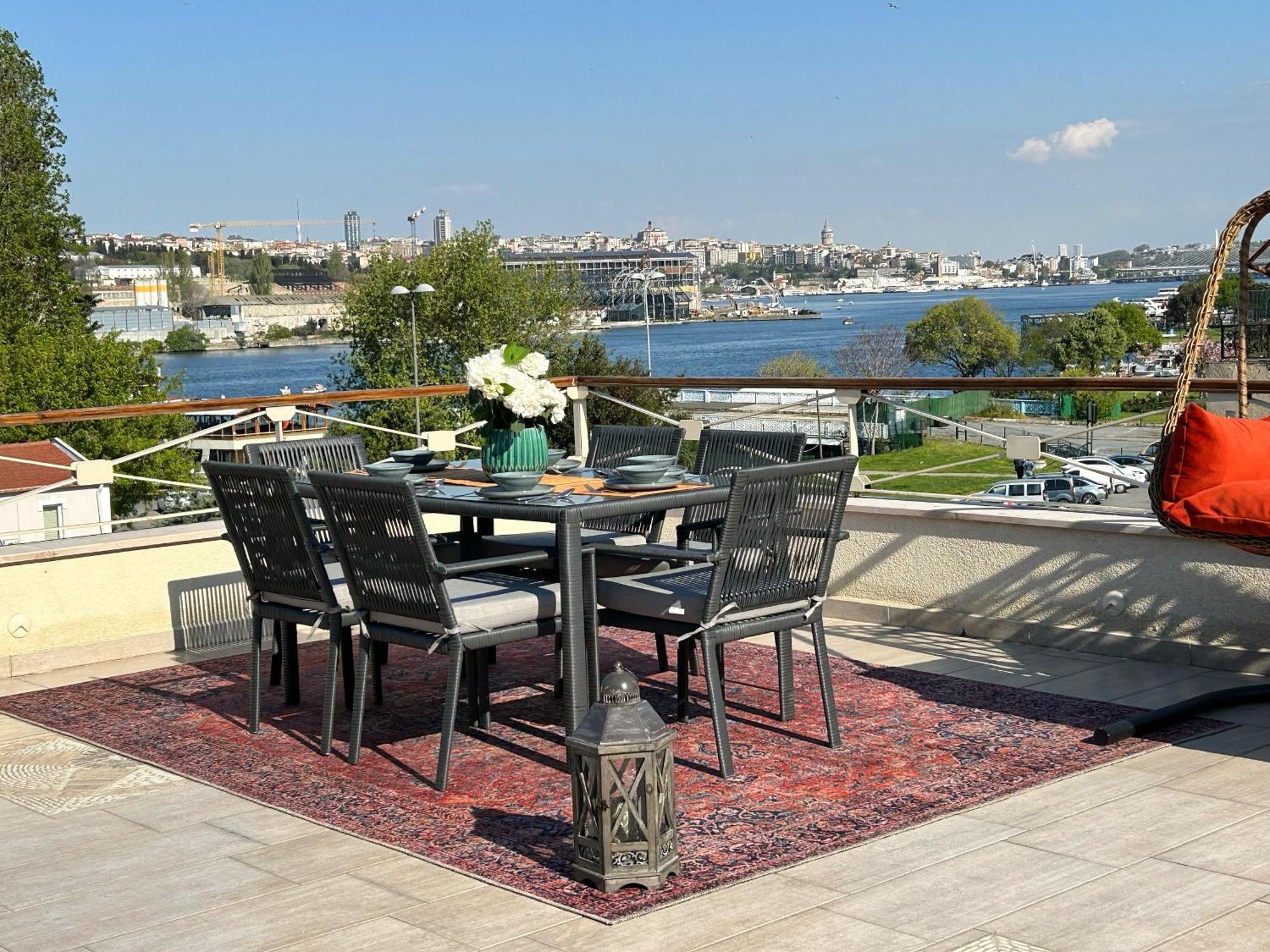 Waterfront Apartment By The Tram - Terrace With Dome & Golden Horn View In Fatih Istanbul Eksteriør bilde