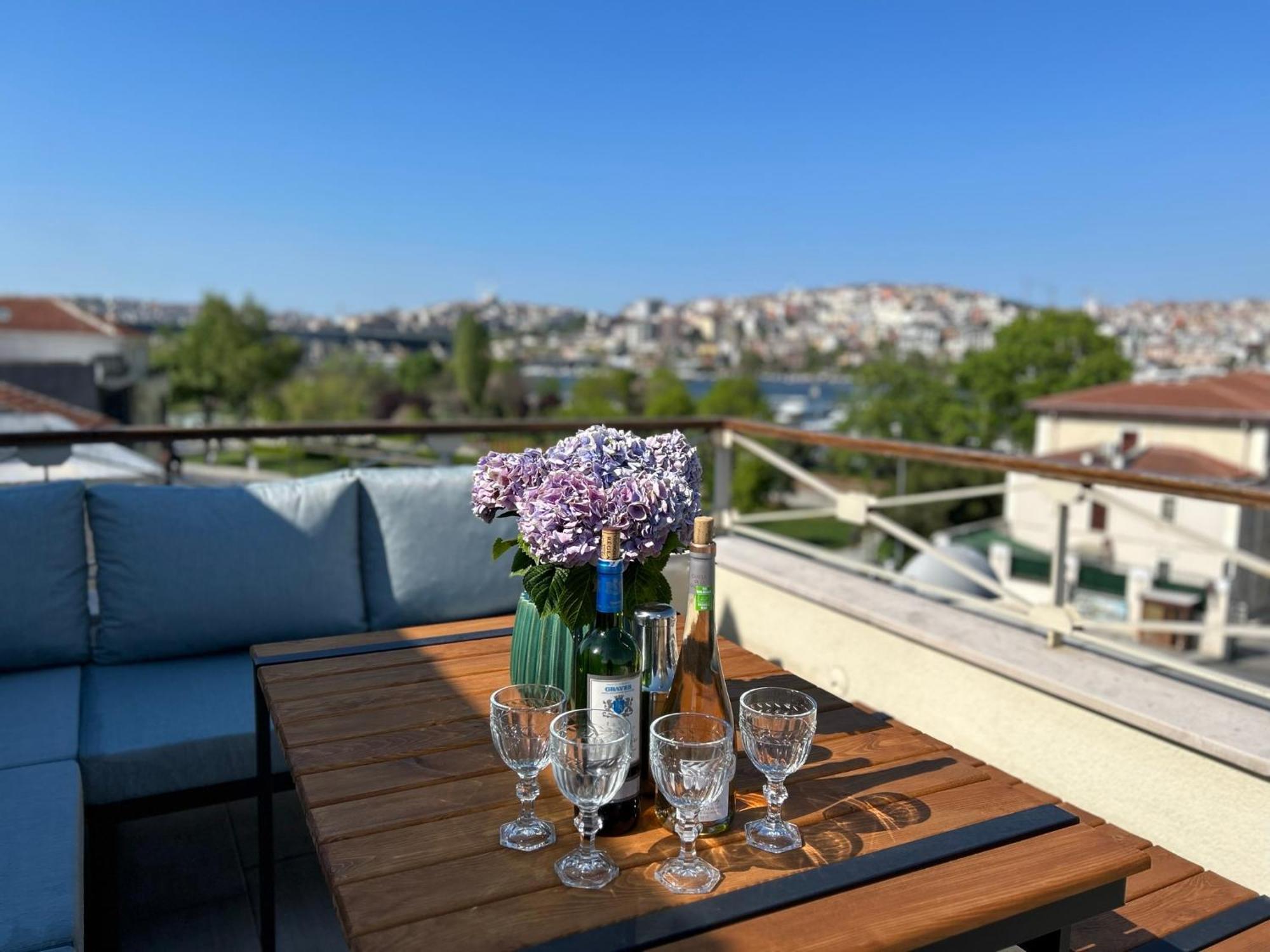 Waterfront Apartment By The Tram - Terrace With Dome & Golden Horn View In Fatih Istanbul Eksteriør bilde