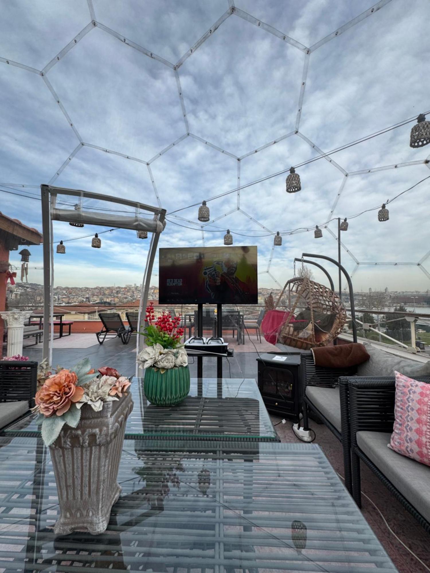 Waterfront Apartment By The Tram - Terrace With Dome & Golden Horn View In Fatih Istanbul Eksteriør bilde